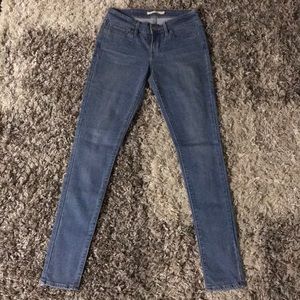 Levi’s 711 skinny jeans